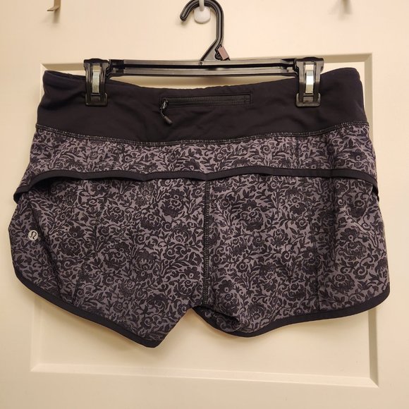 Speed Up Low-Rise Lined Short 2.5" - Flossy Dark Carbon Black - Picture 3 of 10